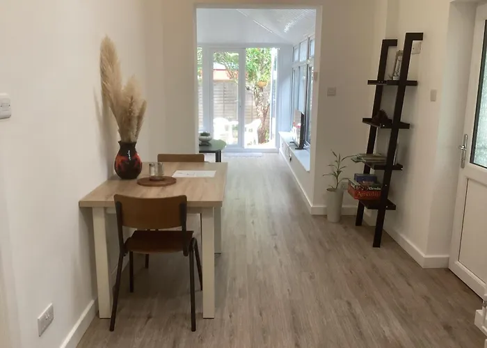 Forest Heath Holidays - The Nook